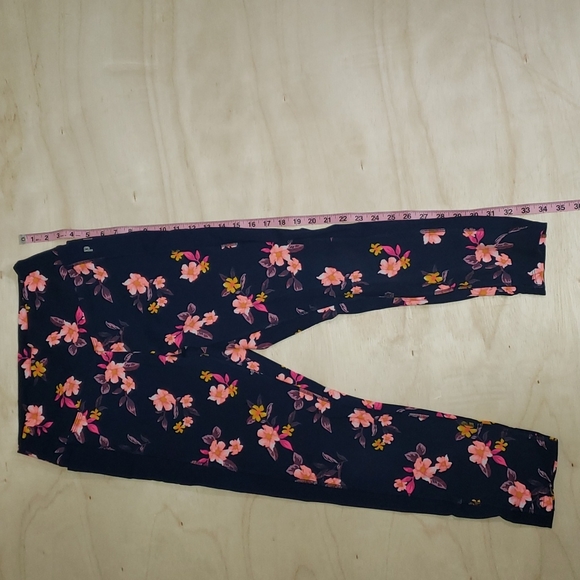 🎀🎀 Pink VS ULTIMATE leggings - Picture 8 of 8